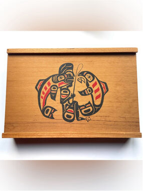 Vintage Northwest Haida Cedar Box Cedar Wood Art Indigenous Decor Hand-Painted